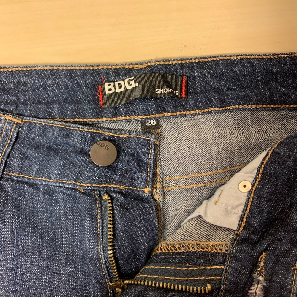 BDG mid rise shortie short denim cuffed shorts 26 - Picture 2 of 6